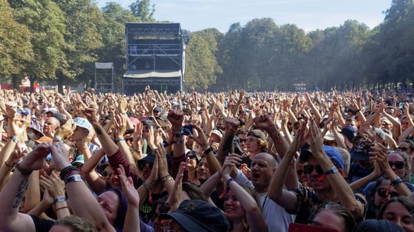 Rock en Seine rend enfin un concert audible aux aveugles, et la journée coûte 79 euros