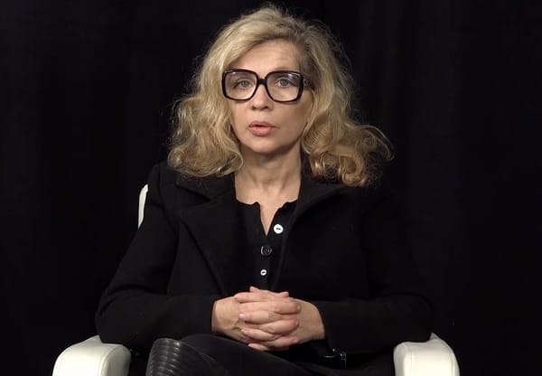 Eva Ionesco veut récupérer son enfance. Il y a encore un avocat au milieu.
