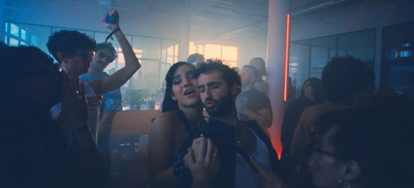 Le grand prix et le prix du public sont décernés par deux corps qui ne se parlent pas. À Deauville ils sont tombés sur le même film, celui d’un comédien d’Instagram