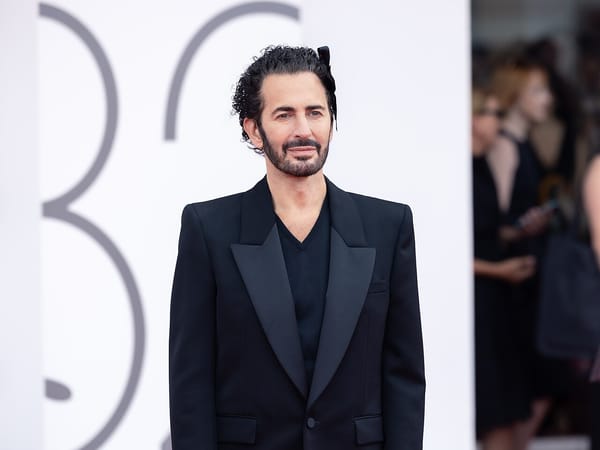 LVMH a lâché Marc Jacobs après 29 ans. Coach, exactement le même rayon, vient de faire 6,9 milliards de dollars