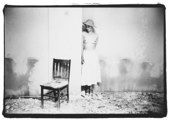 Les photos de mode inédites de Francesca Woodman