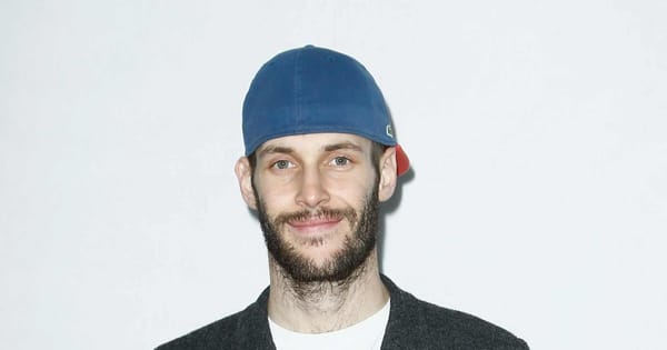 DESTITUTE FASHIONWORLD POWER