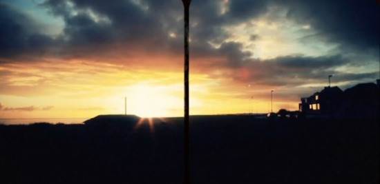 Pauline Goasmat réalise “Artificial Sun” pour As The Stars Fall