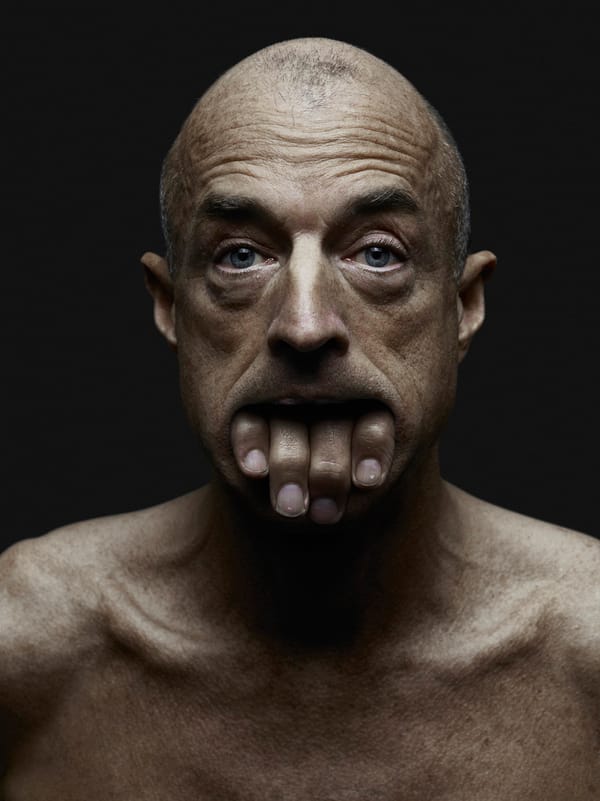 Wittgenstein inspire la série “Ô les Mains” à Babak Hosseiny & Jeffrey Vanhoutte