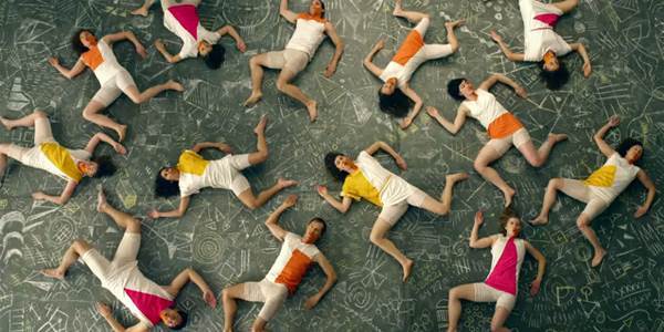 tUnE-yArDs – Bizness – clippé par l’incroyable Mimi Cave