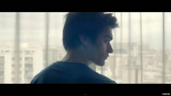 C’EST LE TUBE DE L’ÉTÉ