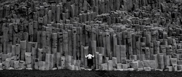 MAYRA & Mr. MOW – V.I.C.I.O.U.S.