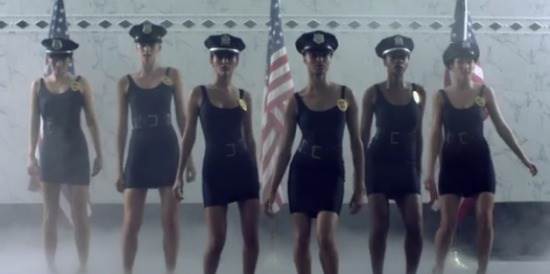 Jérémie Rozan signe “Hot Mess” pour le groupe Chromeo