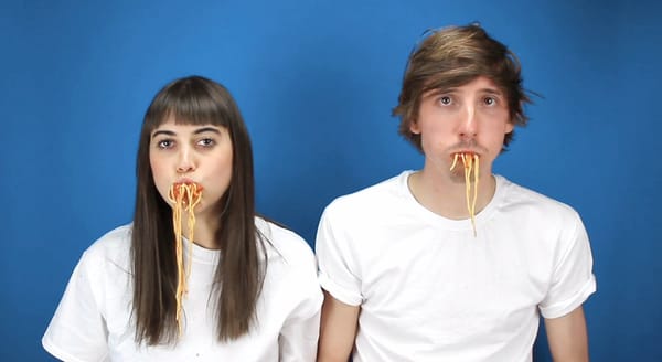 Un couple parfait invente « l’art-réalité »