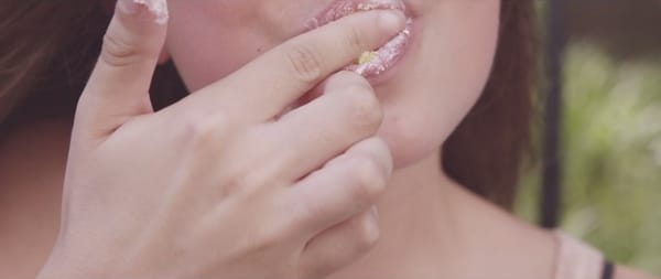 Color War : Un clip à la frontière de la pédophilie ?