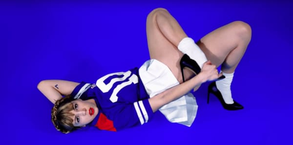 Vasilisa Forbes : Artiste sulfureuse, féministe et dévastatrice