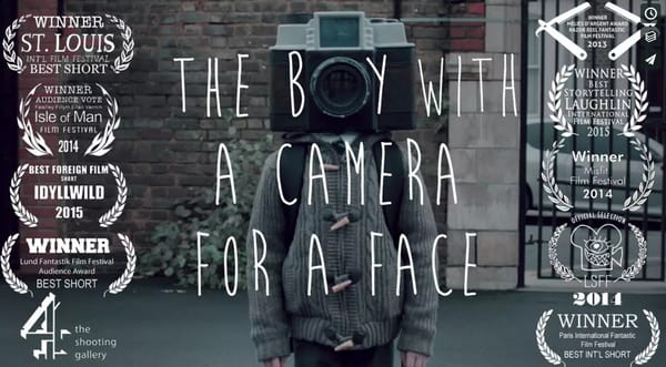 Le garçon qui avait une caméra à la place du visage