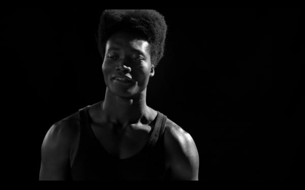 BENJAMIN SEROUSSI ÉCLATE L’ÉCRAN