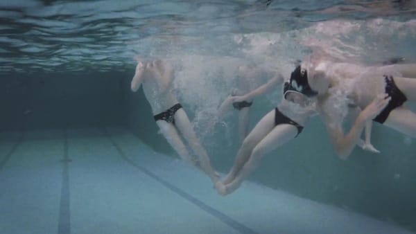 Un clip fait avec peu mais qui dit beaucoup