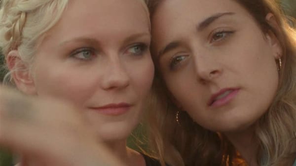 Kirsten Dunst & Matthew Frost se moquent de la Culture Fan