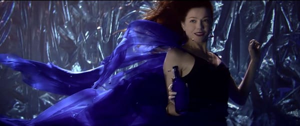 La plus grande teuf sous-marine jamais filmée pour une pub