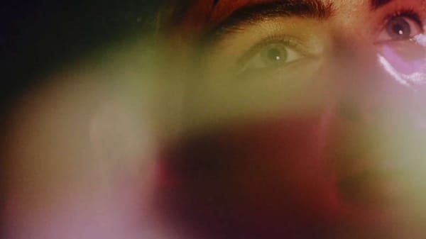 Matt Lambert, réalisateur à l’esthétique « homoérotique »