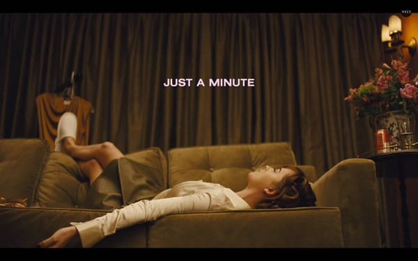 L’actrice de 50 Shades of Grey sait faire patienter les hommes