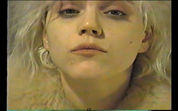 Pourquoi le dernier clip de Soko ressemble à une vidéo de vacances sous THC ?