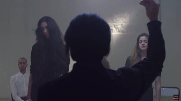 Le premier clip réalisé totalement sous hypnose