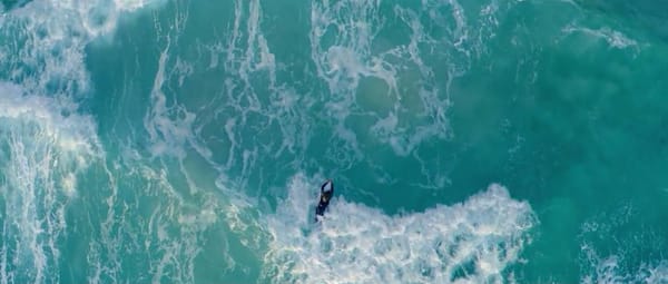 Le surf filmé avec des drones prend de la hauteur
