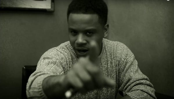 Xavier Dolan n’a plus le temps de voir puisqu’il passe son temps à se regarder