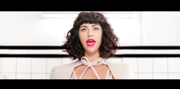 Kimbra – « Come Into My Head »