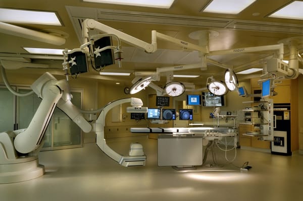 BUREAU OF SECRETS vs. NOT VOGUE [TOP SECRET FASHIONWORLD]