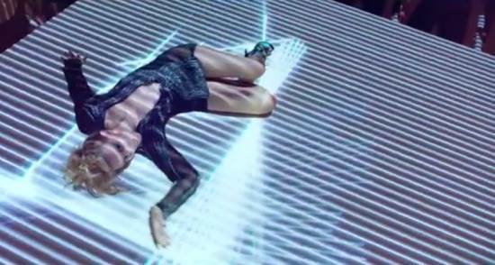 Alex and Liane réalisent « Get Outta My Way » pour Kylie Minogue