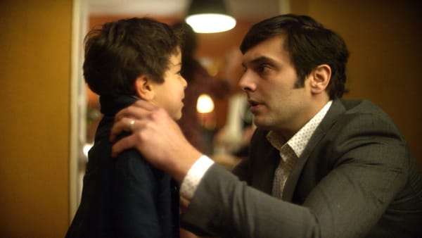 Mathieu Amalric signe le spot de l’année grâce à Pio Marmaï