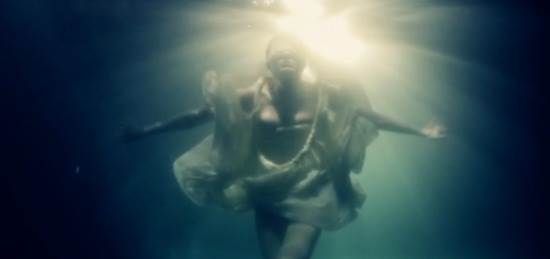 Alex Takacs et Joe Nanki réalisent “Lovely Bloodflow” pour l’artiste Baths