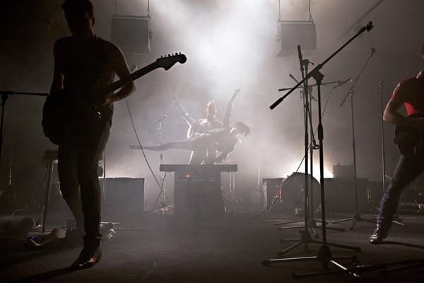 « Micro » de Pierre Rigal : La musique et son double