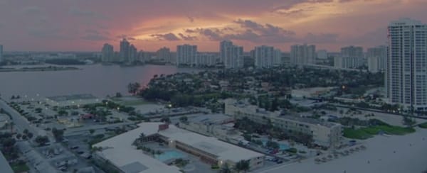 Sebastien Schuller – Nightlife réalisé par Emily Kai Bock‏