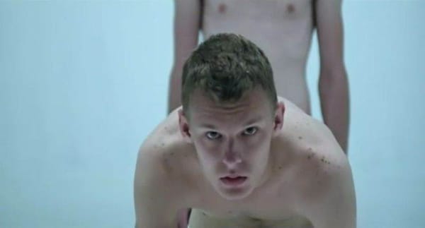 Roy Raz signe « The lady is dead », un délire soft-porn à succès