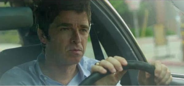 Noel Gallagher’s High Flying Birds – Everybody’s On The Run