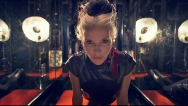 Daphne Guinness : Undressed
