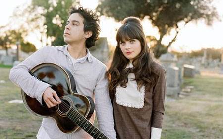 Jeremy Konner réalise « Don’t Look Back » pour le groupe She & Him