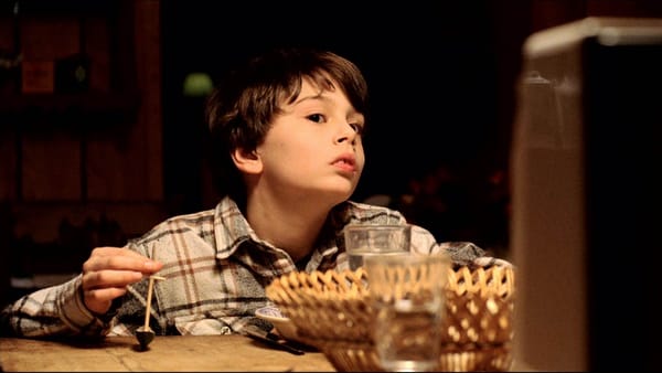 Arnold de Parscau signe « Tommy », la suite du clip de David Lynch