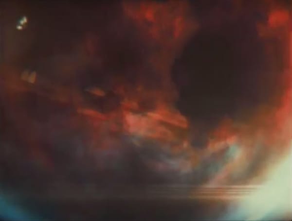 Days In Orbit : Exploration atmosphérique du clip