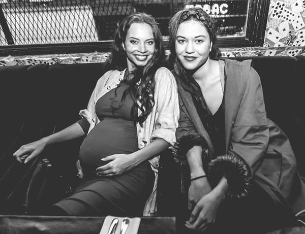 Les sœurs Anna-Claria et Sasha Bogdanoff, réalisatrice et chanteuse bien à part