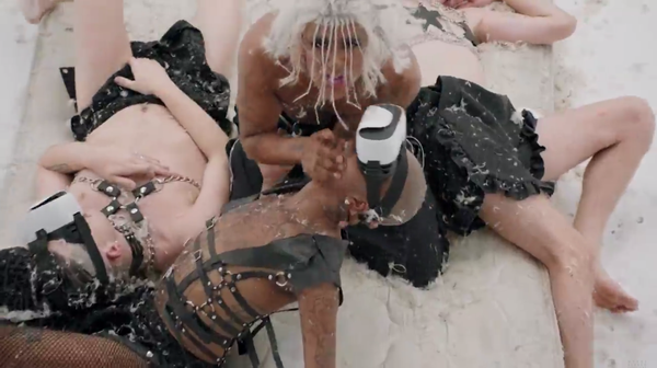 Avertissement concernant les risque d’épilepsie lors du visionnage du clip de Mykki Blanco