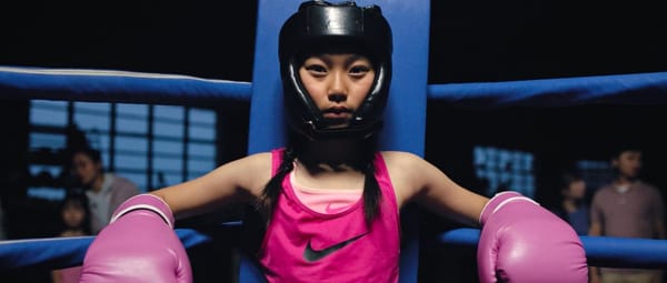 Le nom du réalisateur Ben Brand sonne comme une marque et ce n’est pas un hasard