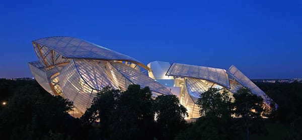 NATIONALISONS la Fondation Louis Vuitton et les Collections de François Pinault à la Bourse de commerce