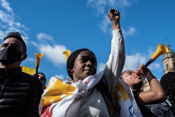 Tout ce que vous avez toujours voulu savoir sur la « gilet-jaunisation » de la jeunesse colombienne