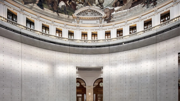 La refonte de la Bourse de Commerce de Paris est un « désastre complet » qui fait du bâtiment un monument de la violence coloniale française