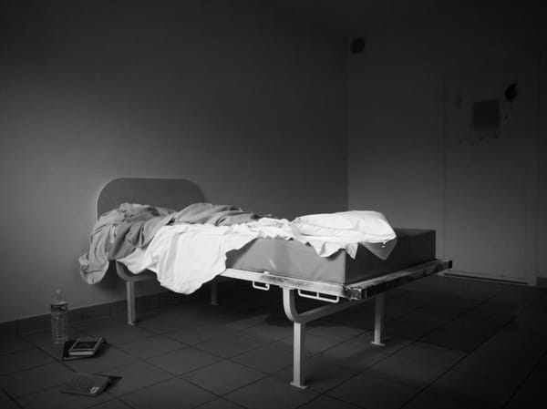 Un chef d’entreprise interné en psychiatrie pour avoir dit « Macron démission » lors d’un journal télévisé