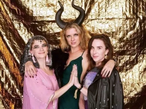 Lumière sur les bals masqués de l’UNICEF pour « sauver » les enfants