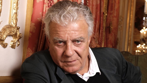 Contrairement à son papa, le fils d’Olivier Duhamel incarcéré pour violences conjugales