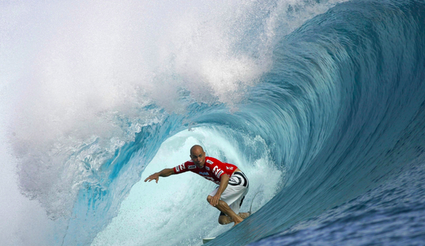 Kelly Slater, 11 fois champion du monde de surf : « Le covid est une pandémie de « vieux, malades et obèses »