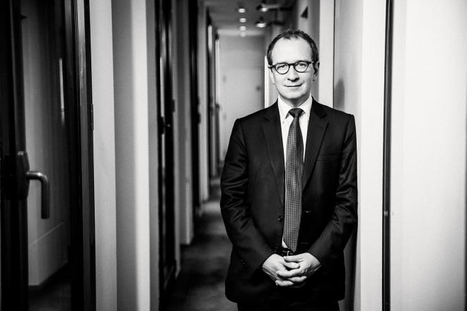 Le directeur de l’Institut Montaigne drogue avec de la MDMA une collaboratrice à son insu